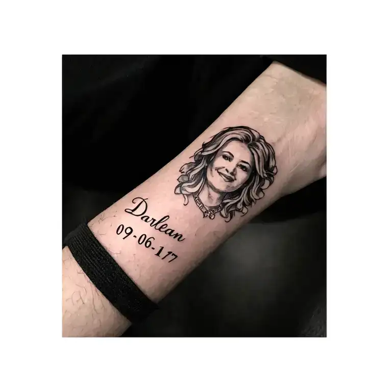 Small tattoo of my mom name Darlean on my wrist and up about  7 i with the date I was born 09-06-17 then add some Disign tattoo design idea